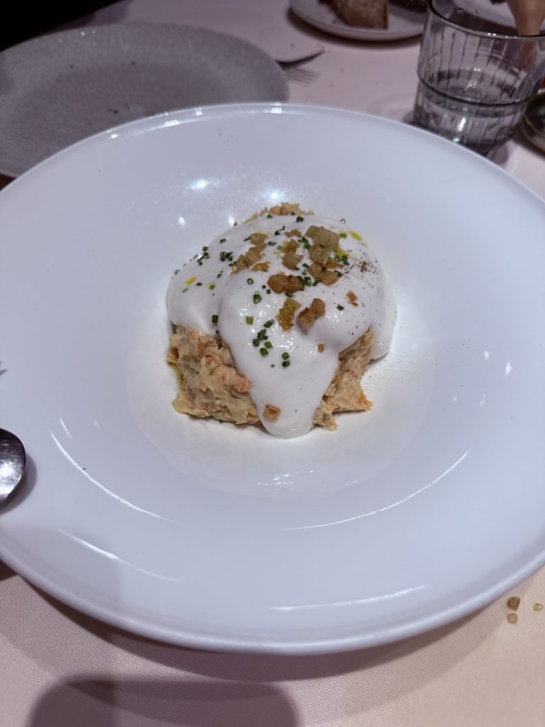 Ensaladilla rusa Ricard Camarena Ensaladilla rusa de Ricard Camarena con espuma de aceitunas en el restaurante Habitual