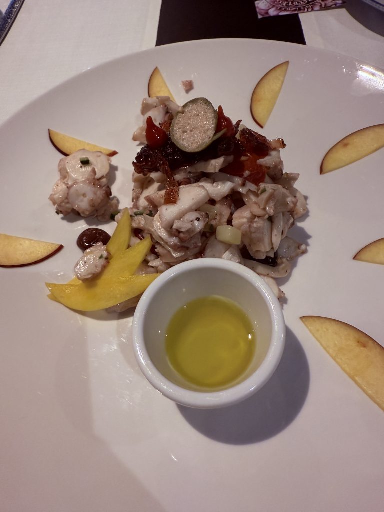 insalata di polpo foto José Cotino Ensalada de pulpo con melocotón, alcaparra, guindilla y aceite de oliva en La Bottega del Pesce de Riccione