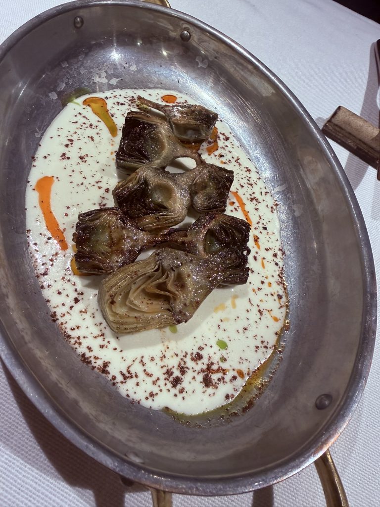 Alcachofas con emulsión de parmesano y sobrasada ibérica en Restaurante Sutil de Valencia, foto de José Cotino